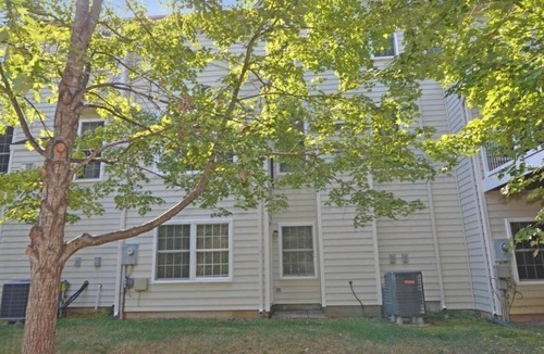 Haymarket House | Cozy 1-Bedroom private Suite-pet friendly