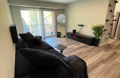 Ellicott City Apartment | Cozy 2-bedroom apartment in charming Ellicott City with AC