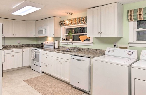 Chimney Rock Cabin | Cozy 2-bedroom cabin in the Heart of Chimney Rock! Come help support the village