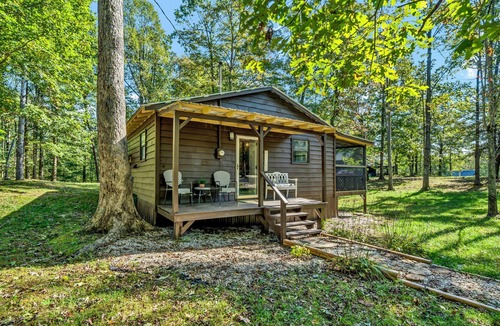 Wellington Cabin | Cozy 2-bedroom cabin in charming Wellington with Hot tub