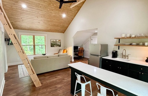 Central Cottage | Cozy 2 BR Wooded Escape with pool - Only 11 min to Clemson