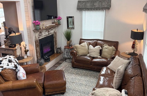 Roan Mountain Cottage | Cozy 3-bedroom cottage in tranquil Roan Mountain with AC