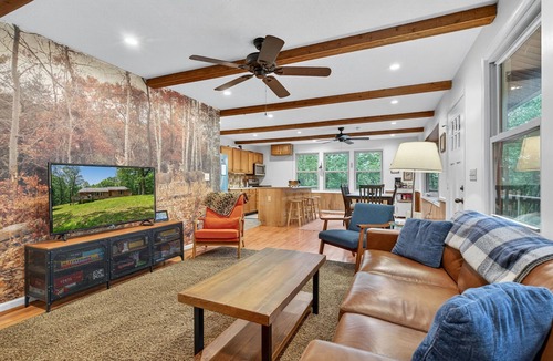 South Fork Ski Chalet | Cozy 3BR chalet w/hot tub & BBQ grill