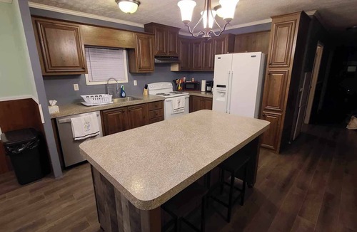 Yawkey House | Cozy 4-bedroom Hobet House less than 1 mile to Ivy Branch Trailhead.