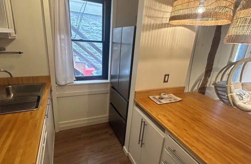 Mount Adams Apartment | Cozy apartment in charming Mt Adams, Cincinnati with WiFi, AC