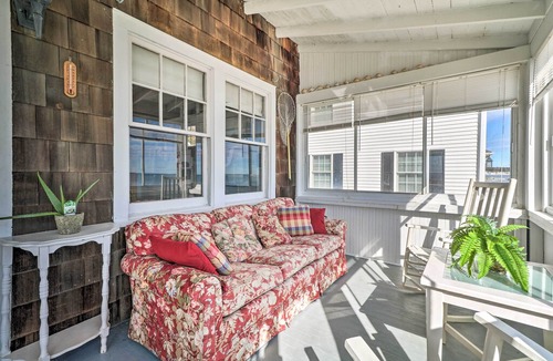 Old Lyme House | Cozy Beach Front Cottage in Hawk's Nest