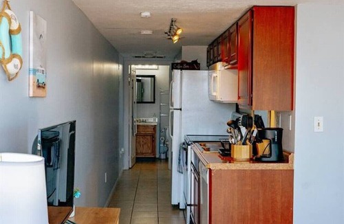 Hampton Apartment | Cozy Beach Haven w/Spacious Balcony