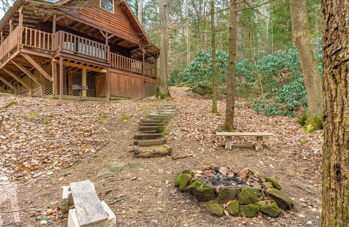 Rogers Cabin | Cozy Cabin Hideaway in Cave Hollow - Sandstone Dream