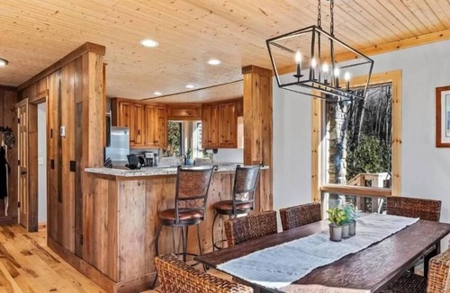 Newland Cabin | Cozy Cabin in the Blue Ridge Mountains