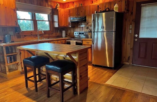 Bretz Cabin | Cozy cabin on a homestead surrounded by animals - enjoy a fire pit & fresh eggs