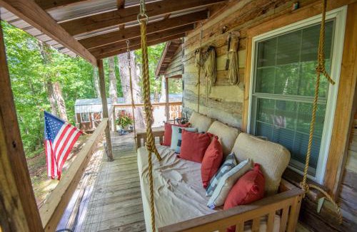 Fleetwood House | Cozy Cabin Overlooking Close to Boone and West Jefferson