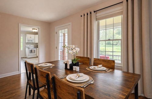 Vilas Cabin | Cozy Cabin w/Patio, Backyard BBQ, Views, Pets