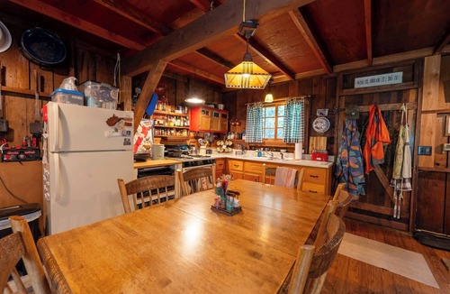 Terra Alta Cabin | Cozy Cabin w/Pavilion, Deck, Fireplace & FirePit