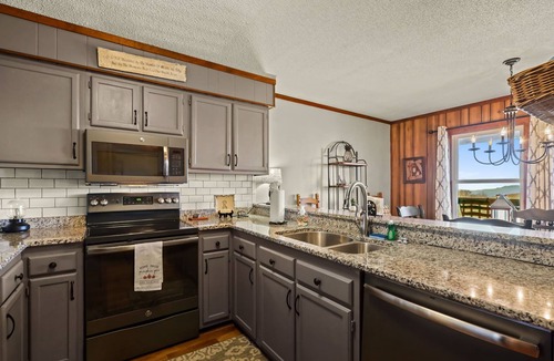 Beech Mountain Condo | Cozy Condo: Discover Beech Mountain's Fall/Winter Beauty!