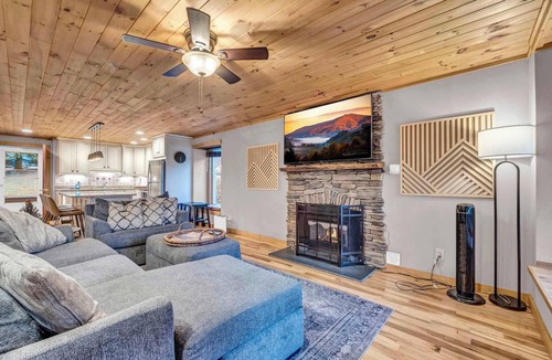 Sugar Mountain Condo | Cozy Condo on the Mountain