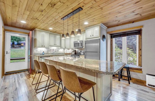 Sugar Mountain Condo | Cozy Condo on the Mountain