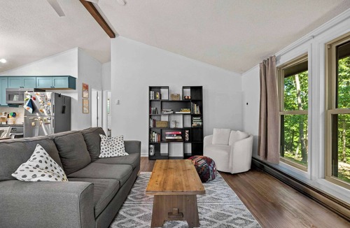 The Woods Ski Chalet | Cozy Cottage w Enclosed Porch, Fireplace & Grill
