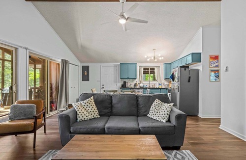 The Woods Ski Chalet | Cozy Cottage w Enclosed Porch, Fireplace & Grill