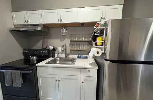 Fayetteville Apartment | Cozy Court Street #5
