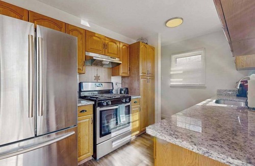 Royal Pines House | Cozy dog-friendly house w/fenced yard, deck, firepit, EV charger, wifi, w/d