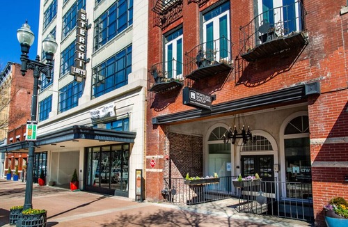 Old City Apartment | Cozy Downtown Loft on Gay St