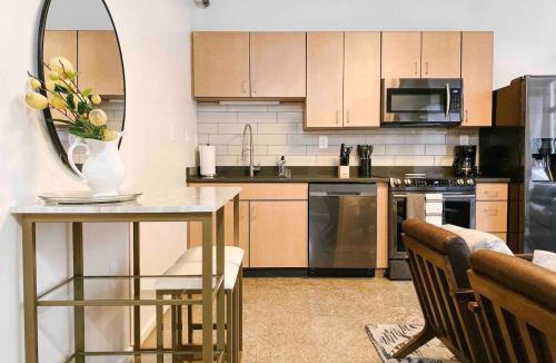 Old City Apartment | Cozy Downtown Loft