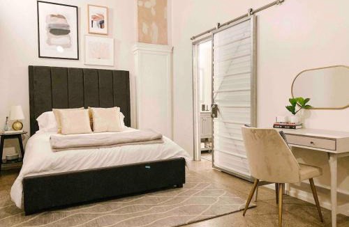 Old City Apartment | Cozy Downtown Loft