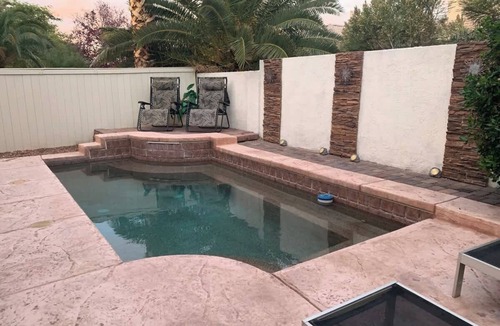 Silverado Ranch House | Cozy Getaway w/Vaulted ceilings -6 miles to strip