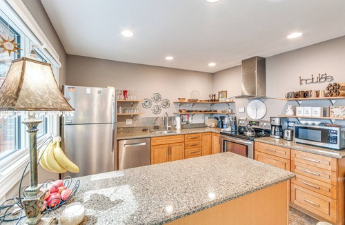 Black Mountain House | Cozy Hideaway w/Grill, 17 Mi to Asheville