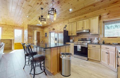 Sevierville House | Cozy Home W Lake Views Sleeps 4 Games Free Ticket