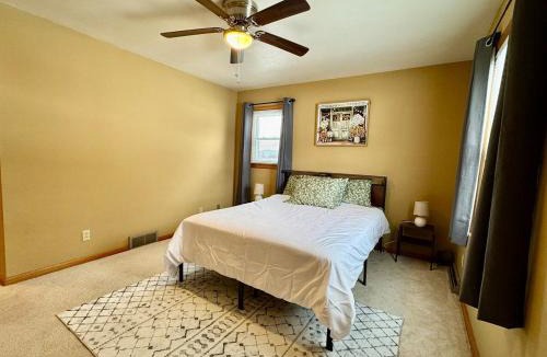 Bridgeport House | Cozy house for small or big group in Bridgeport WV