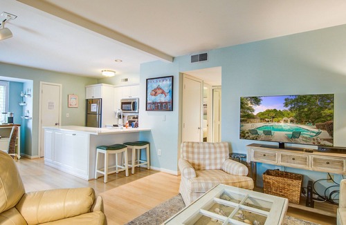 Seabrook Island Villa | Cozy Island Home with Balcony and W/D