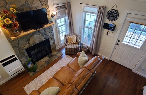 Altamont Cottage | Cozy Linville River Cottage-Newland, NC "Mountain Thyme"