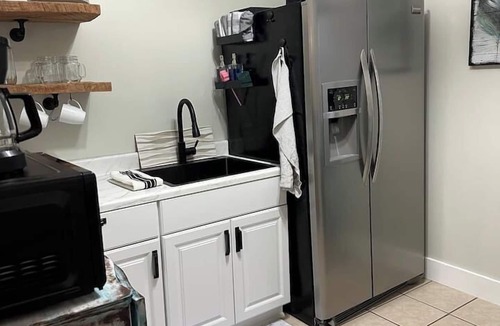 New Oxford Apartment | Cozy Loft Walk to Downtown & Near Gettysburg