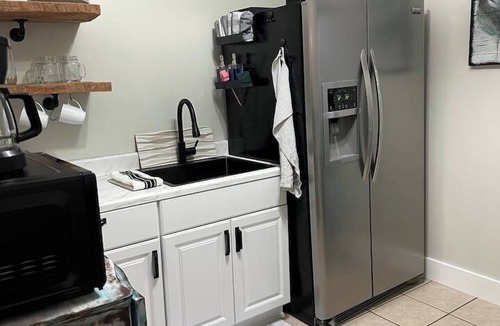 New Oxford Apartment | Cozy Loft Walk to Downtown & Near Gettysburg