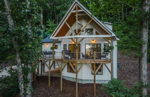 Swannanoa House | Cozy Luxury Treehouse, 10 Min To Asheville, Mountain Views