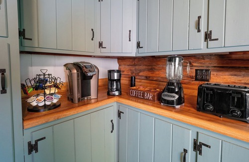 Killingworth Cabin | COZY Maple Tree Cabin - Situated on 6 private acres- Enjoy nature
