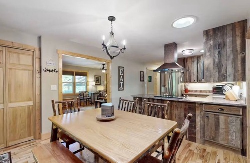 Newland House | Cozy Mountain Cabin in Linville, NC