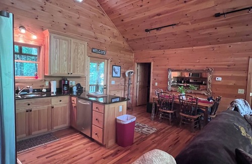 Lansing House | Cozy Mountain Cabin on Phoenix Mountain