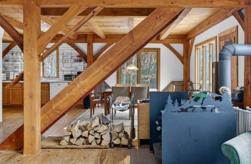 Great Cacapon House | Cozy Mountain Retreat with Hot Tub & Fire Pit