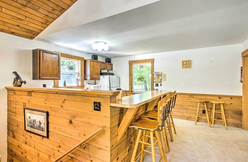 Cranmore Birches Cottage | Cozy North Conway Home: Walk to Slopes & Dtwn