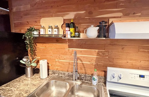 Stanton Cabin | Cozy Oak Hideaway | 3BR Cabin Retreat w/Hot Tub Near Red River Gorge