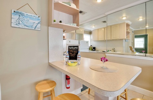 Neptune Cottage | Cozy Ormond Beach Bungalow: Steps to the Sand