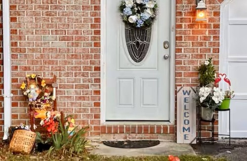 Bolivar Apartment | Cozy private ground floor apartment in townhome walking distance to historic HF