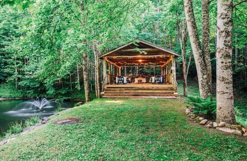Roan Mountain House | Cozy RV with AC and WiFi in charming Roan Mountain