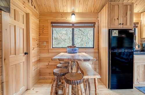 Heidelberg Cabin | Cozy Stargazing Cabin with Hot Tub near Red River Gorge in Estill County, Kentucky