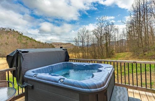 Heidelberg House | Cozy Stargazing Cabin with Hot Tub near Red River Gorge in Estill County, Kentucky