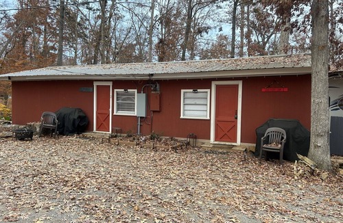 Dandridge Cabin | Cozy studio for two nestled on Lake Douglas near Gatlinburg and Pigeon Forge!