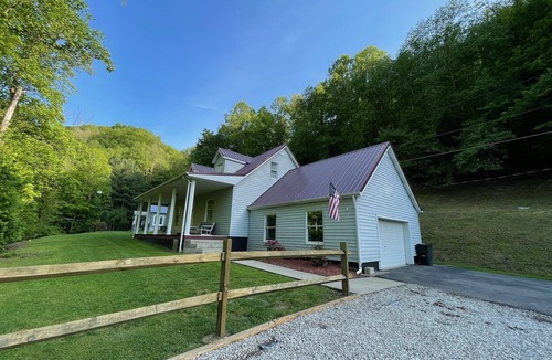 Borderland House | Cozy trail house at the Hatfield McCoy Trails