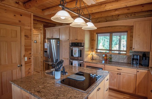 Sparta Cabin | Crazy Like a Fox Log Cabin | 2 Huge Decks w/Incredible Views | Pool Table & Foosball